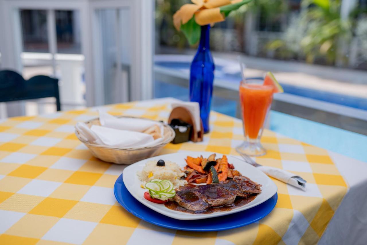Hotel Casona Del Lago Flores Zewnętrze zdjęcie