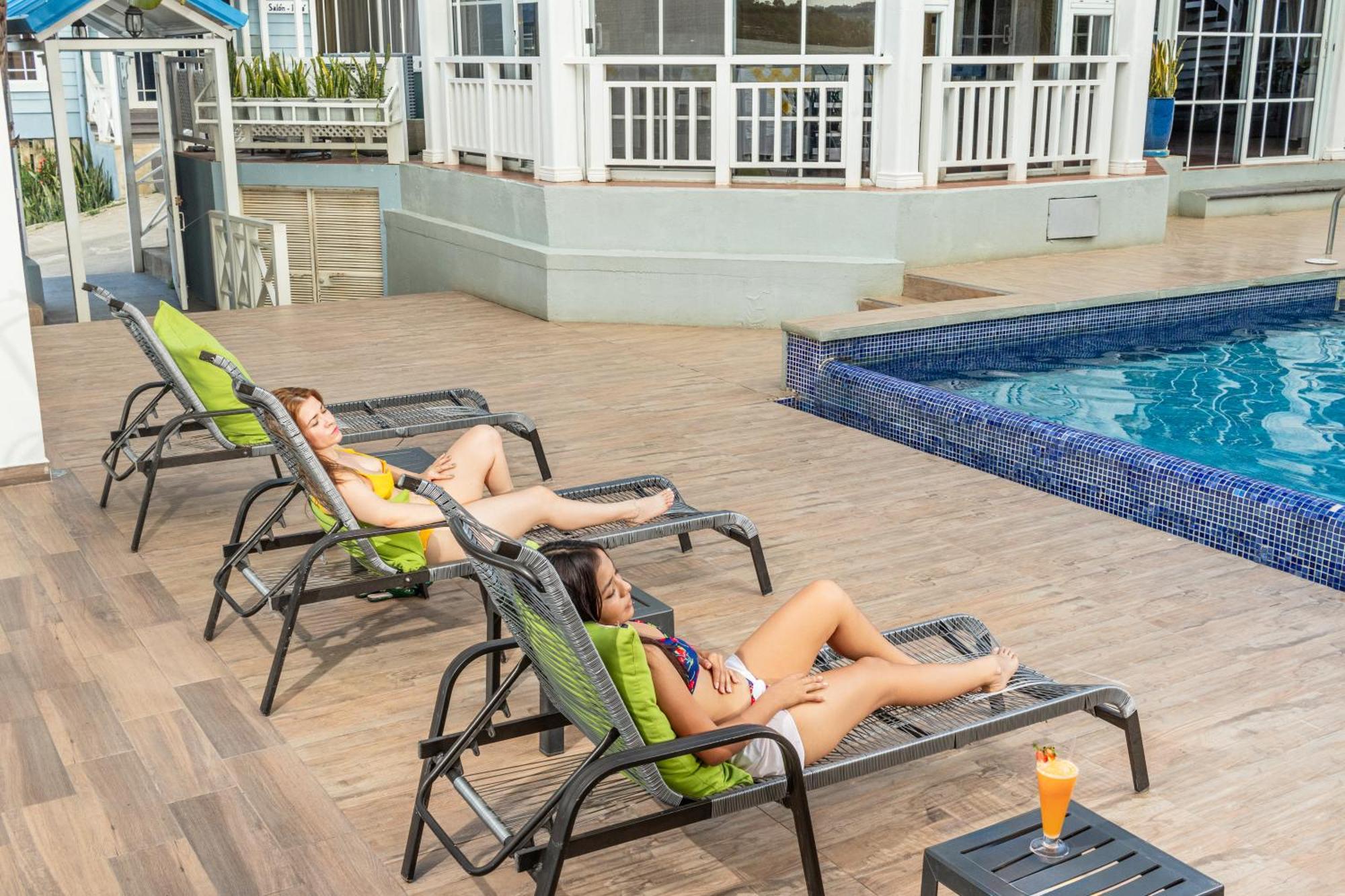 Hotel Casona Del Lago Flores Zewnętrze zdjęcie