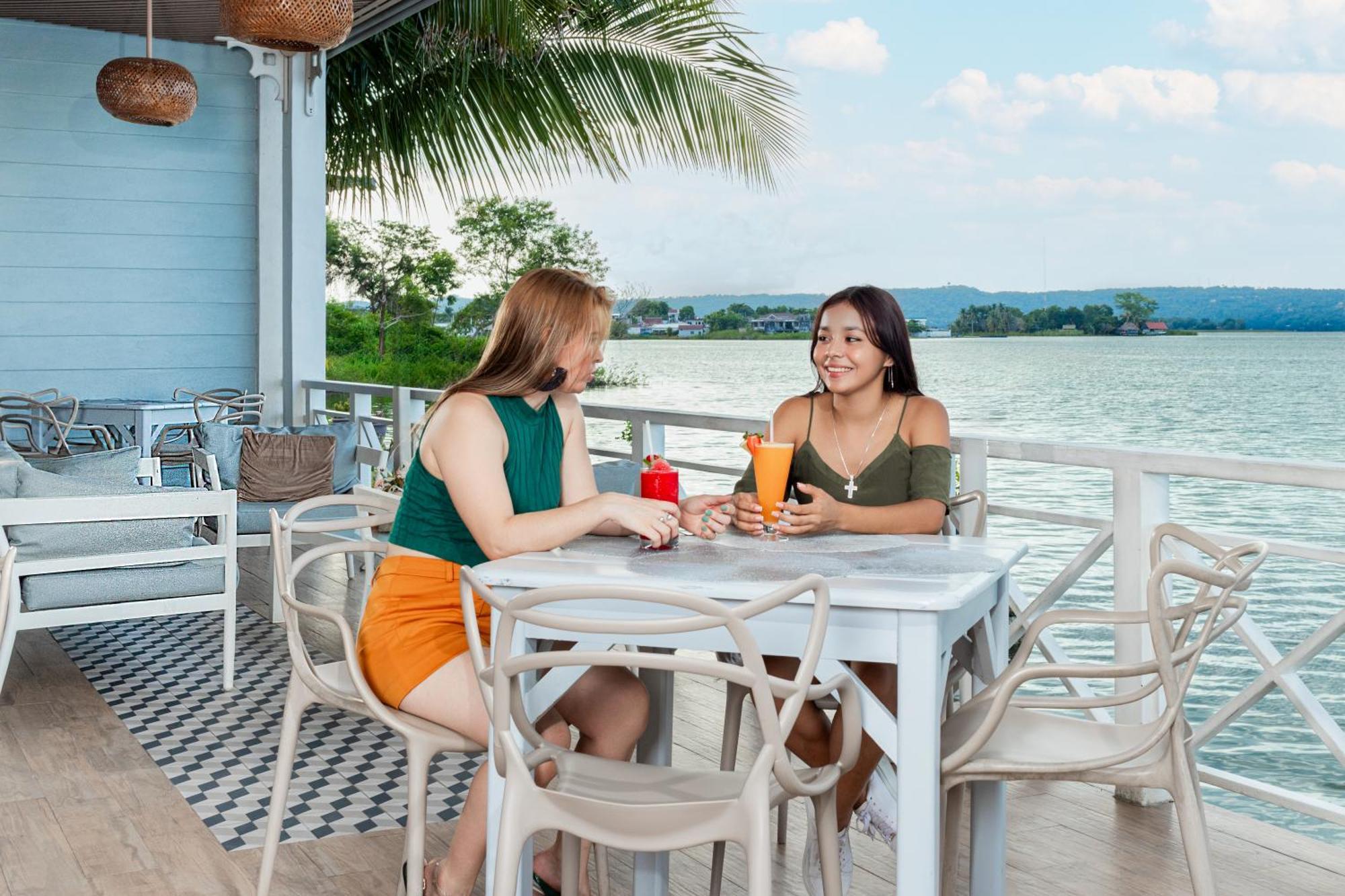 Hotel Casona Del Lago Flores Zewnętrze zdjęcie