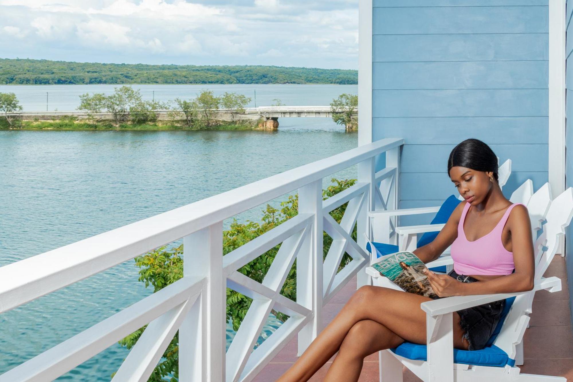 Hotel Casona Del Lago Flores Zewnętrze zdjęcie