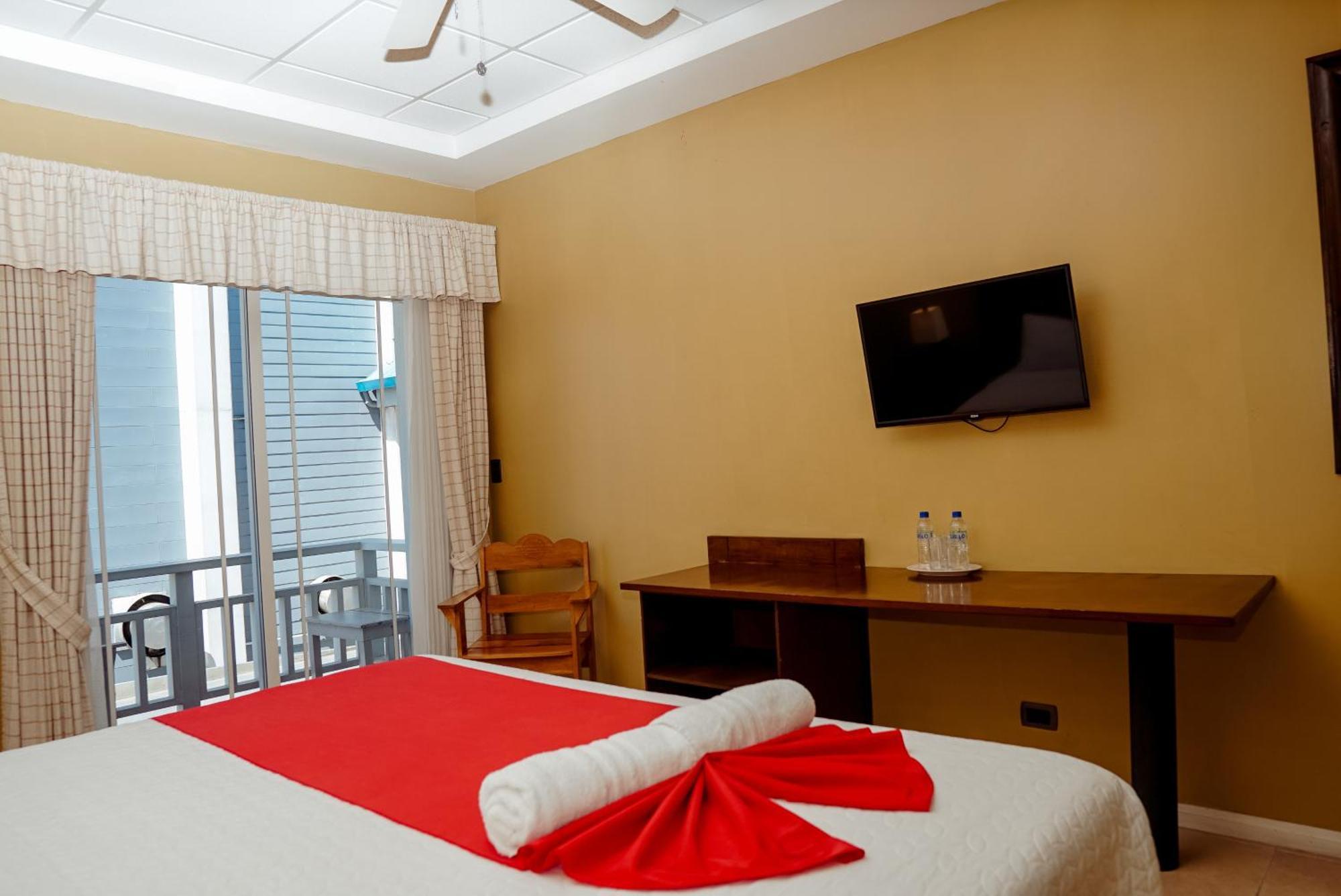 Hotel Casona Del Lago Flores Zewnętrze zdjęcie